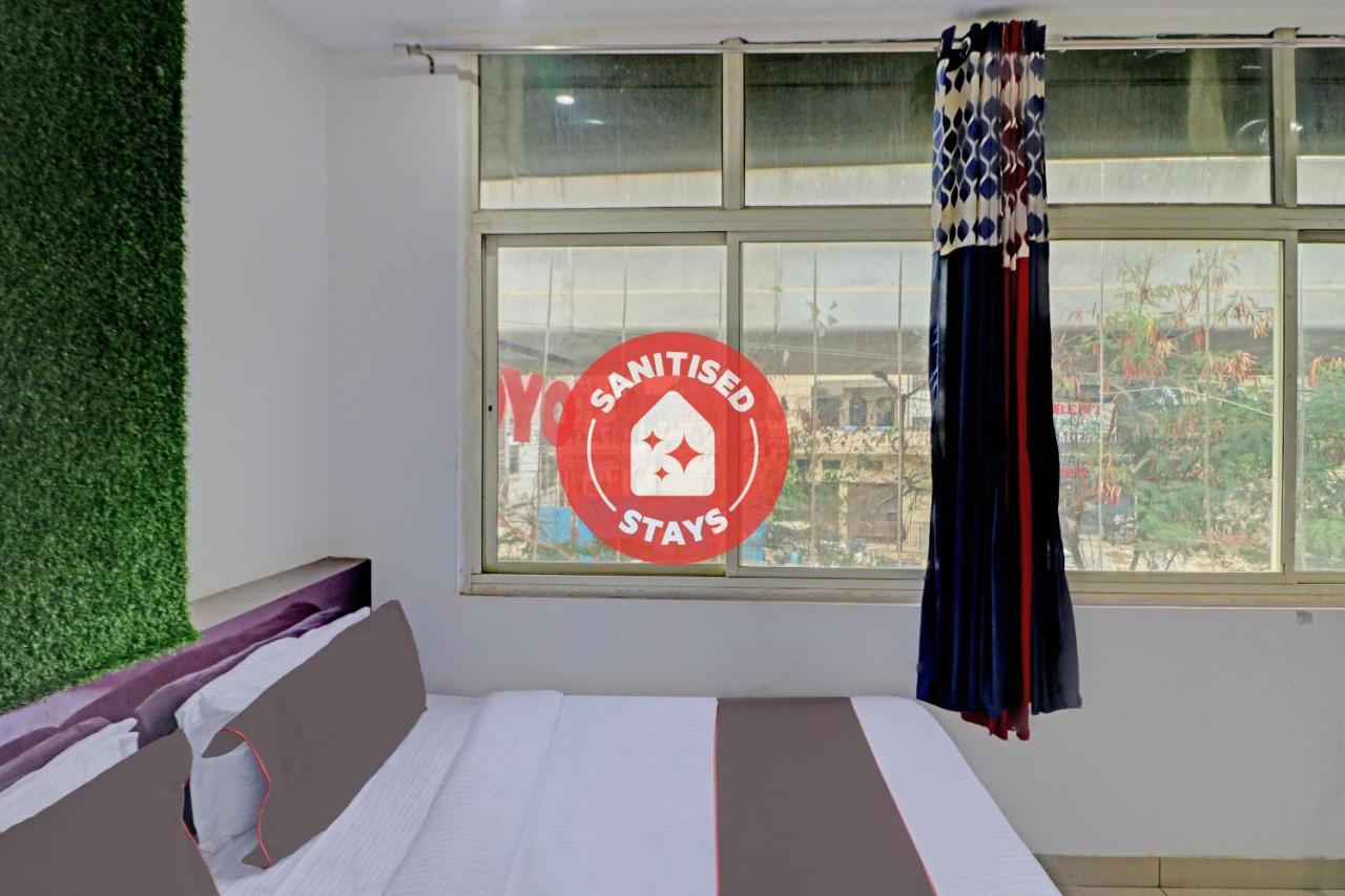 Oyo 81168 Collection O Dwarka Mor นิวเดลี ภายนอก รูปภาพ