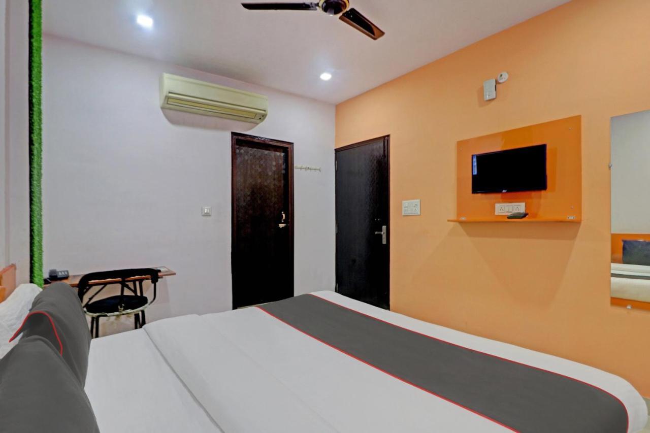 Oyo 81168 Collection O Dwarka Mor นิวเดลี ภายนอก รูปภาพ