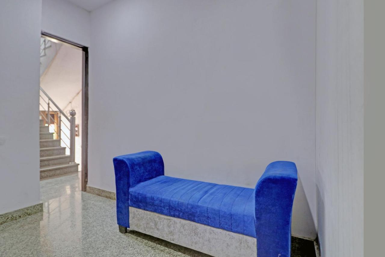 Oyo 81168 Collection O Dwarka Mor นิวเดลี ภายนอก รูปภาพ